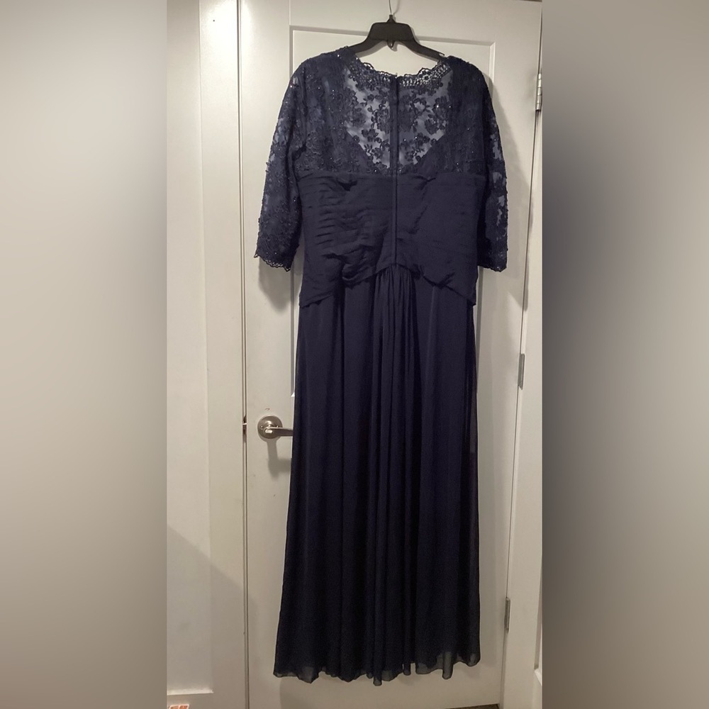 NWOT La Femme‎ Size 20 Ruched V-Neck Column Gown - Picture 7 of 8